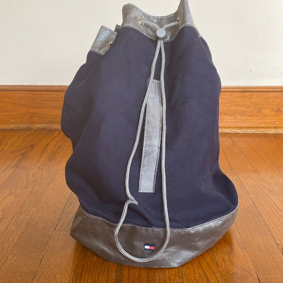 Vintage Tommy Hilfiger Duffle Tote Bag Drawstring Close Shoulder Strap &  Handle - Picture 1 of 8